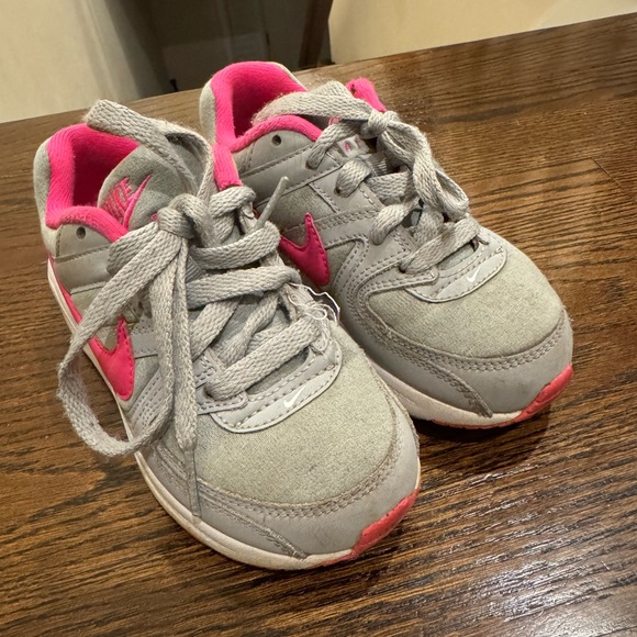 Nike Kids' Sneakers in Gray and Pink - Picture 2 of 5